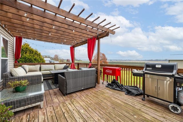 13014 Duquette Avenue NE, Hartville, OH 44632