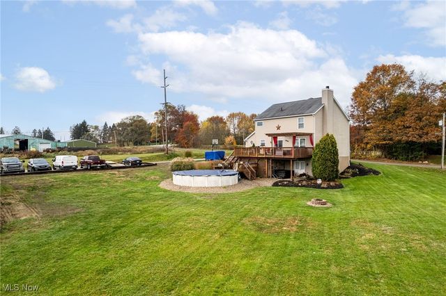 13014 Duquette Avenue NE, Hartville, OH 44632