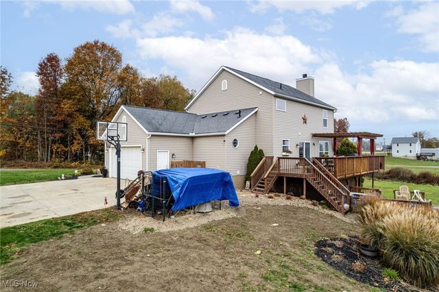 13014 Duquette Avenue NE, Hartville, OH 44632