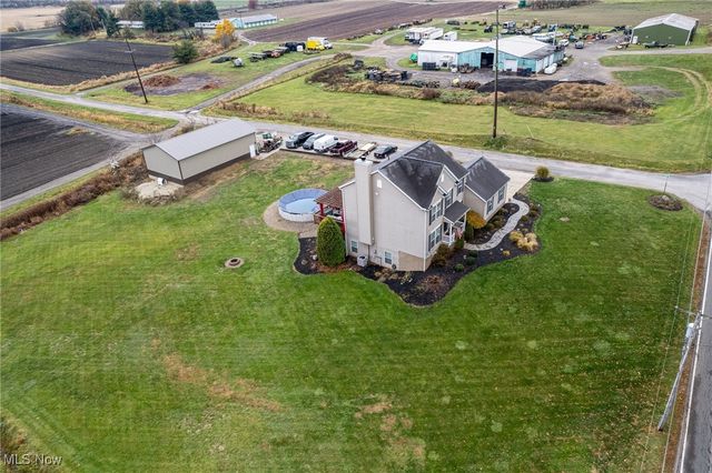 13014 Duquette Avenue NE, Hartville, OH 44632