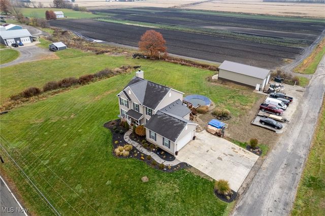 13014 Duquette Avenue NE, Hartville, OH 44632