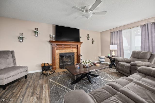 13014 Duquette Avenue NE, Hartville, OH 44632