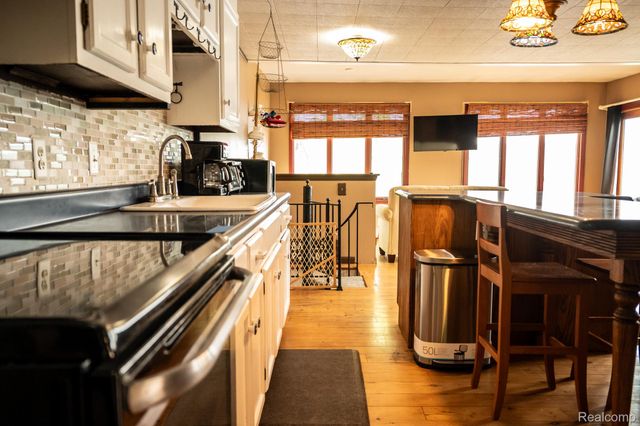 3236 Shady Oak Drive, Columbiaville Village, MI 48421