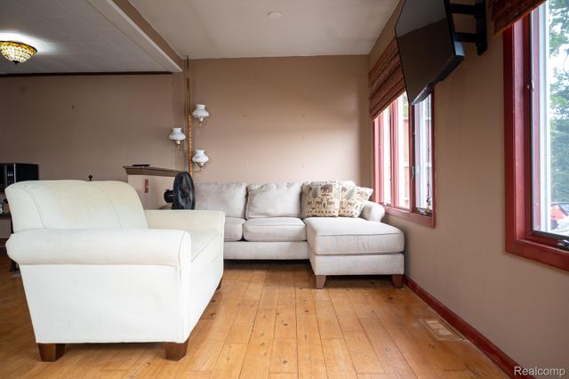 3236 Shady Oak Drive, Columbiaville Village, MI 48421