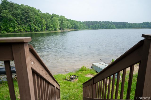 3236 Shady Oak Drive, Columbiaville Village, MI 48421