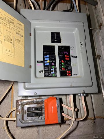 3236 Shady Oak Drive, Columbiaville Village, MI 48421