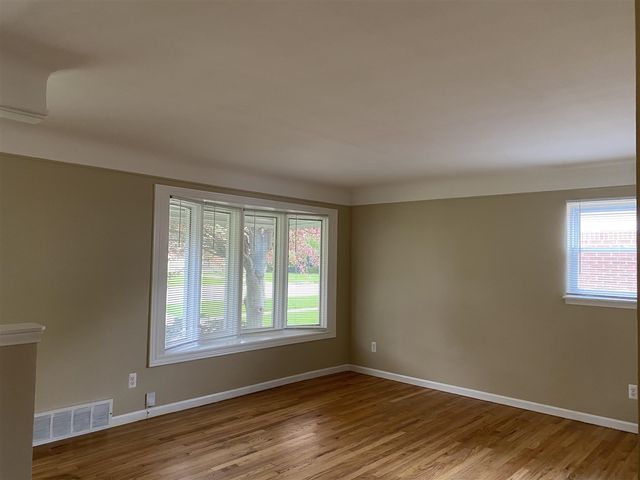 1761 Grange Road, Trenton, MI 48183