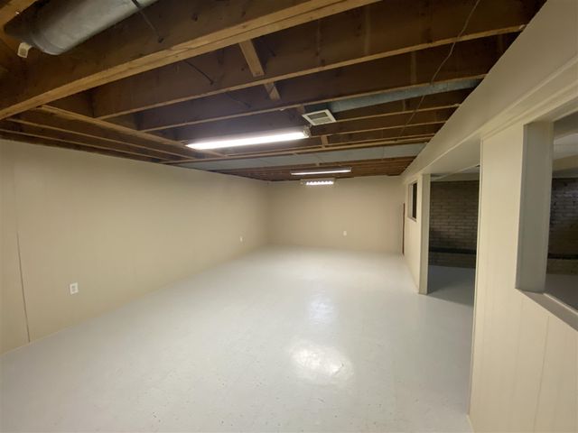 1761 Grange Road, Trenton, MI 48183
