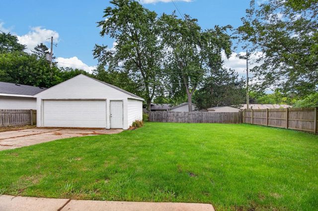 12515 41st AVENUE, Pleasant Prairie, WI 53158