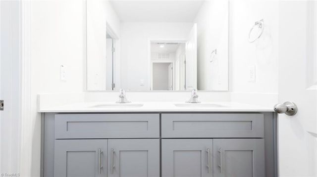 1532 Hamilton Hills Drive, Greensboro, NC 27406