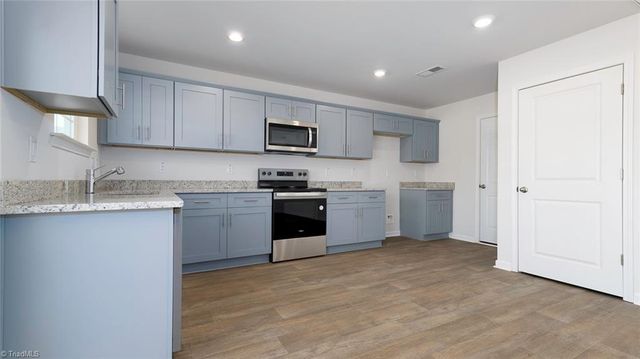 1532 Hamilton Hills Drive, Greensboro, NC 27406