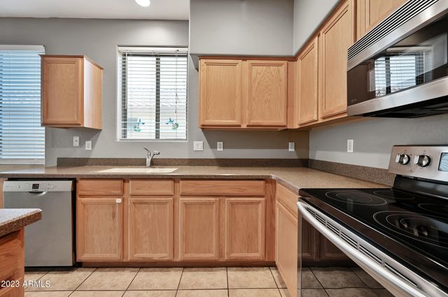 18165 W CANYON Lane, Goodyear, AZ 85338