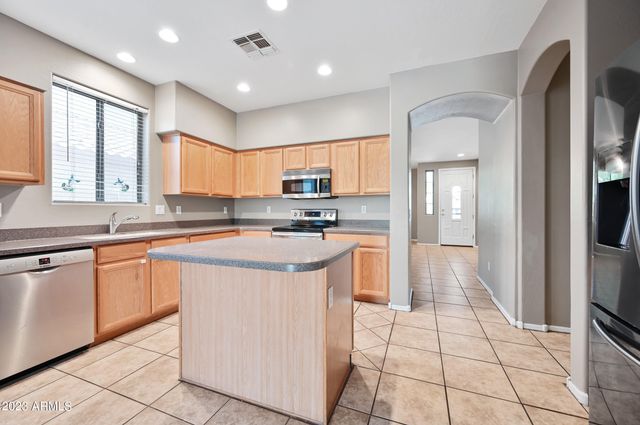 18165 W CANYON Lane, Goodyear, AZ 85338