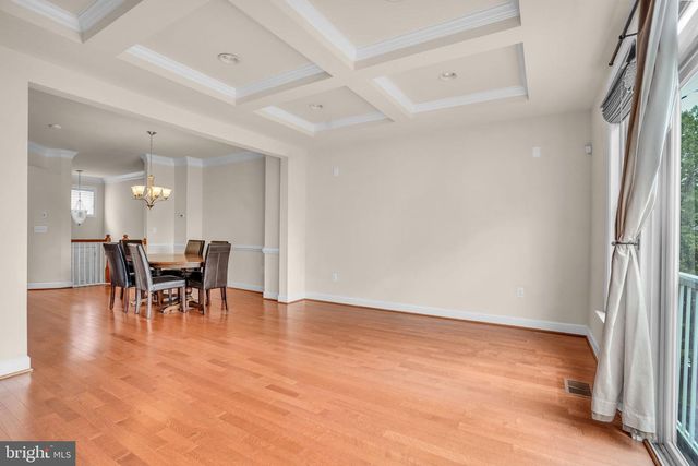2619 S KENMORE CT, Arlington, VA 22206