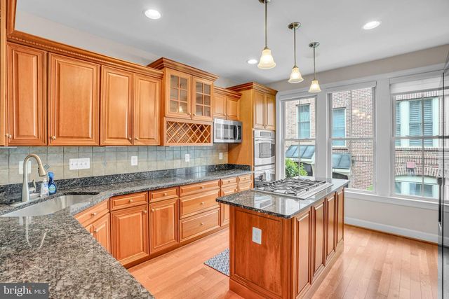 2619 S KENMORE CT, Arlington, VA 22206