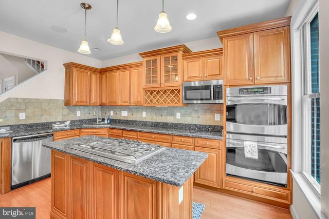 2619 S KENMORE CT, Arlington, VA 22206