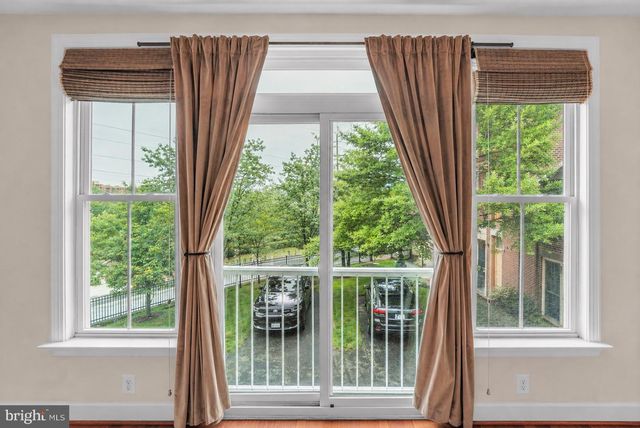 2619 S KENMORE CT, Arlington, VA 22206