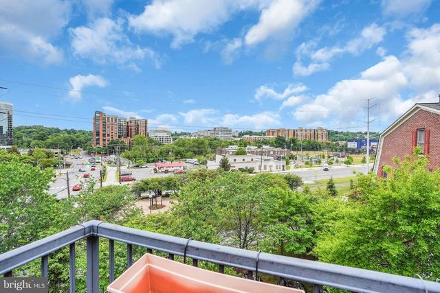 2619 S KENMORE CT, Arlington, VA 22206
