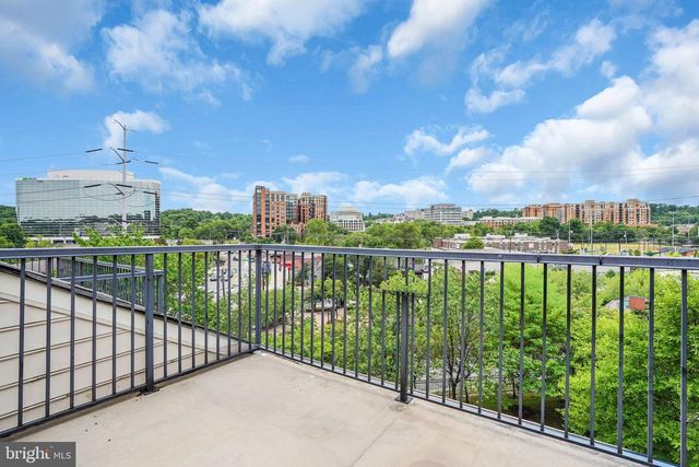 2619 S KENMORE CT, Arlington, VA 22206
