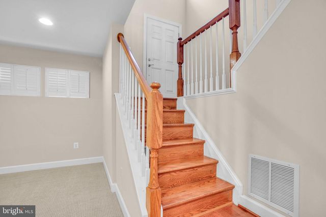 2619 S KENMORE CT, Arlington, VA 22206