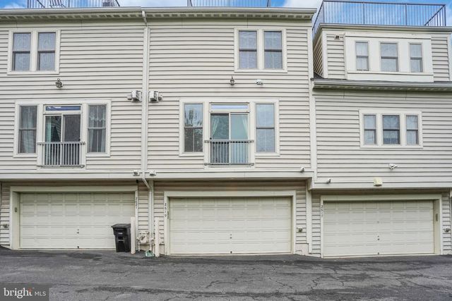 2619 S KENMORE CT, Arlington, VA 22206