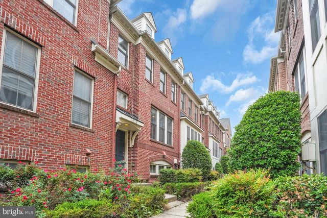 2619 S KENMORE CT, Arlington, VA 22206