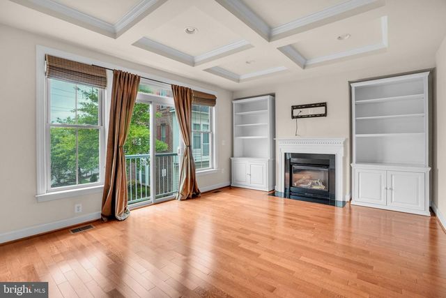 2619 S KENMORE CT, Arlington, VA 22206