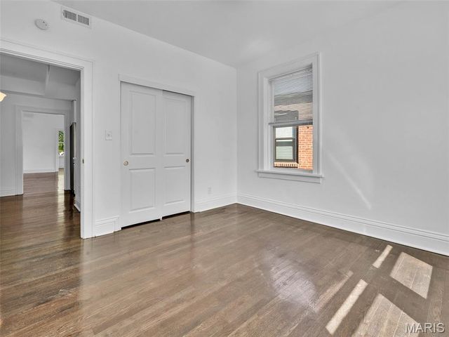 6242 North Drive, St Louis, MO 63130