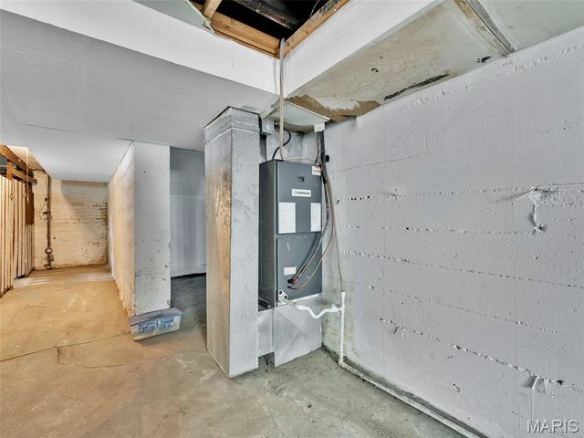 6242 North Drive, St Louis, MO 63130
