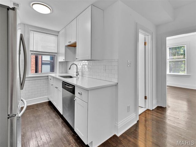 6242 North Drive, St Louis, MO 63130