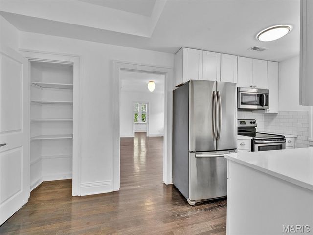 6242 North Drive, St Louis, MO 63130