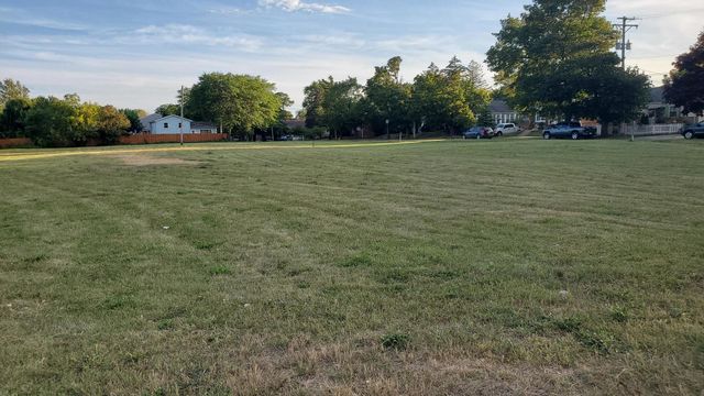 1213 Grand Avenue, Waukegan, IL 60085