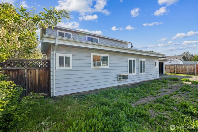 47 SE 10th Street, College Place, WA 99324