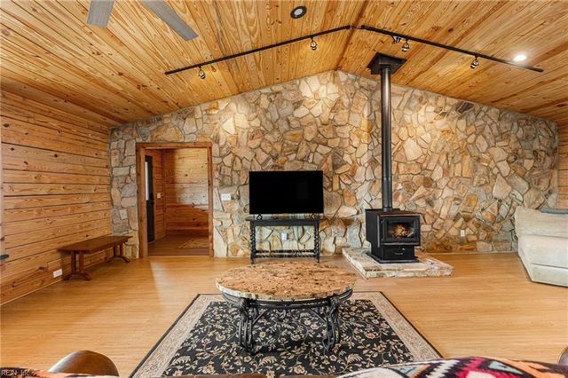 594 Ferry Landing DR, Boydton, VA 23917