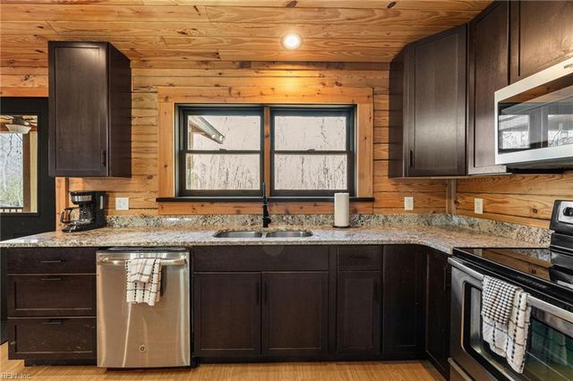 594 Ferry Landing DR, Boydton, VA 23917