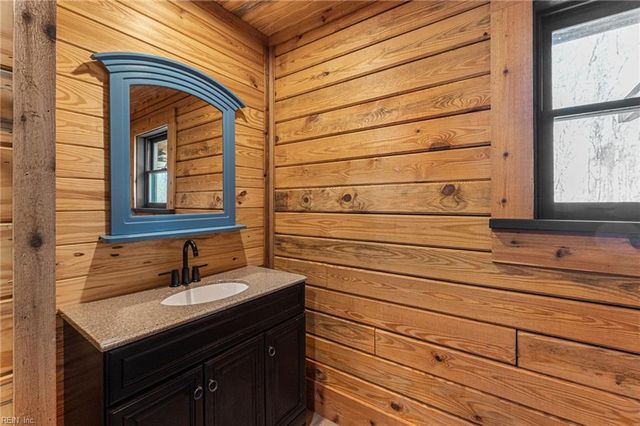 594 Ferry Landing DR, Boydton, VA 23917