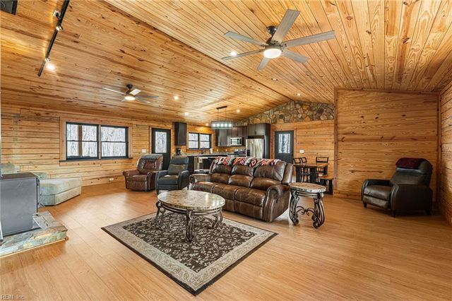 594 Ferry Landing DR, Boydton, VA 23917