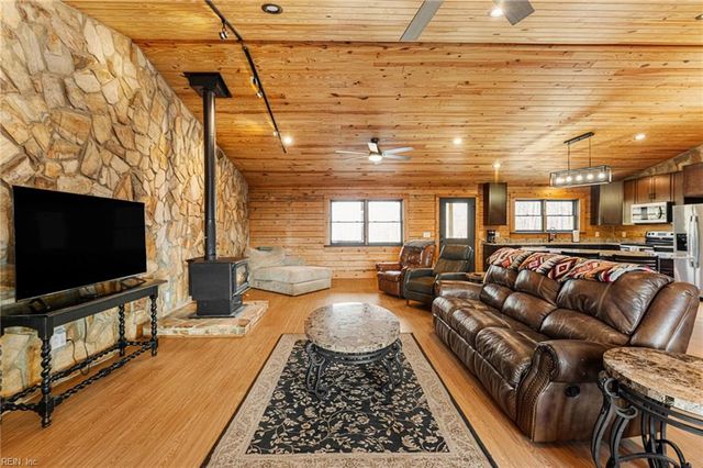 594 Ferry Landing DR, Boydton, VA 23917