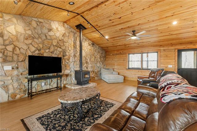 594 Ferry Landing DR, Boydton, VA 23917