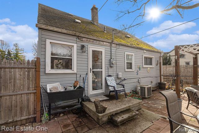 20230 Empire Street, Taylor, MI 48180