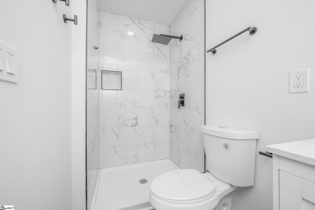 10 Valley View Lane, Greenville, SC 29605