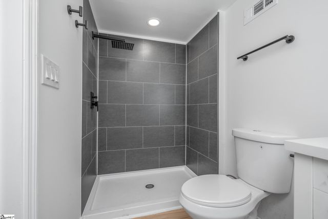 10 Valley View Lane, Greenville, SC 29605