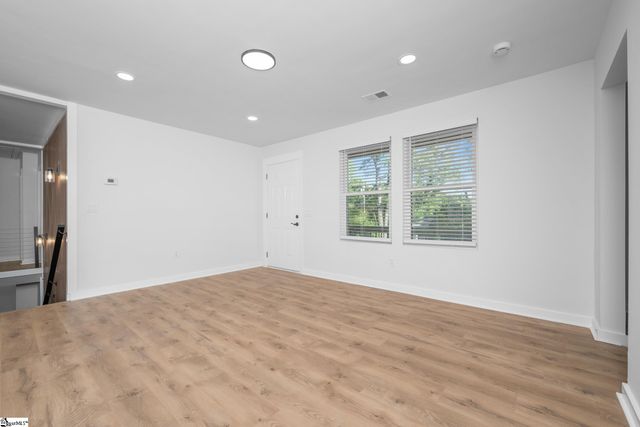 10 Valley View Lane, Greenville, SC 29605