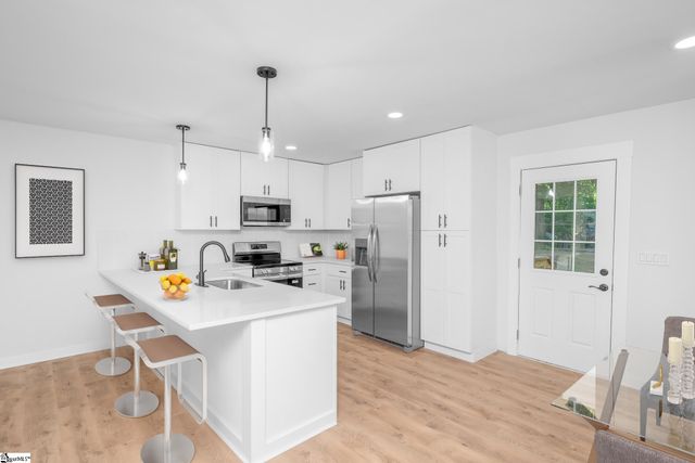 10 Valley View Lane, Greenville, SC 29605