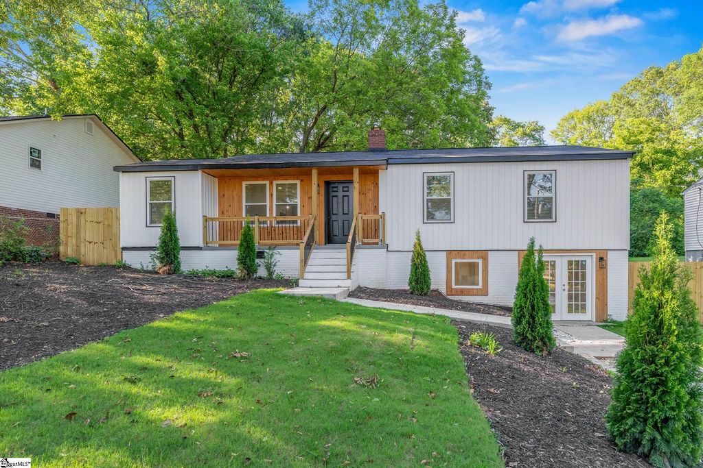 10 Valley View Lane, Greenville, SC 29605