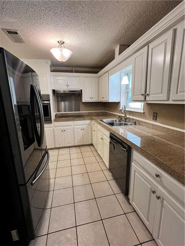 8652 RIDGEMONT Drive, Pineville, LA 71360