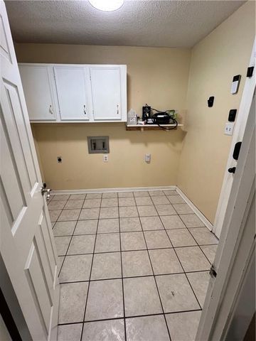 8652 RIDGEMONT Drive, Pineville, LA 71360