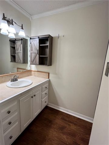 8652 RIDGEMONT Drive, Pineville, LA 71360