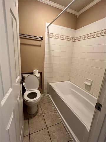 8652 RIDGEMONT Drive, Pineville, LA 71360