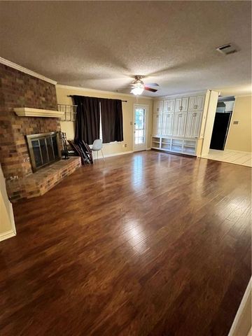 8652 RIDGEMONT Drive, Pineville, LA 71360